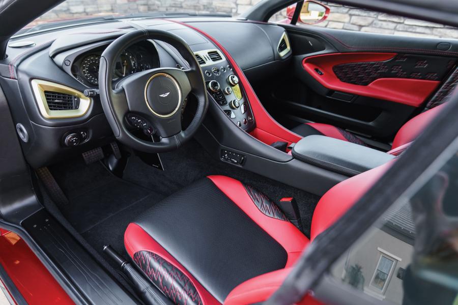 Интерьер Aston Martin Vanquish Zagato 2017 года  (NA) (фото 27 из 40)